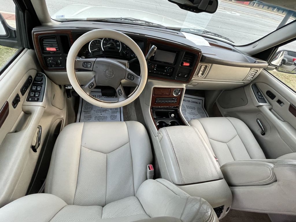 2003 Cadillac Escalade Image 18