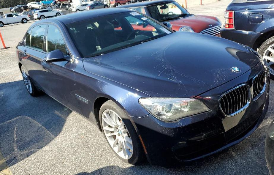 2013 BMW 7 Series Image 2