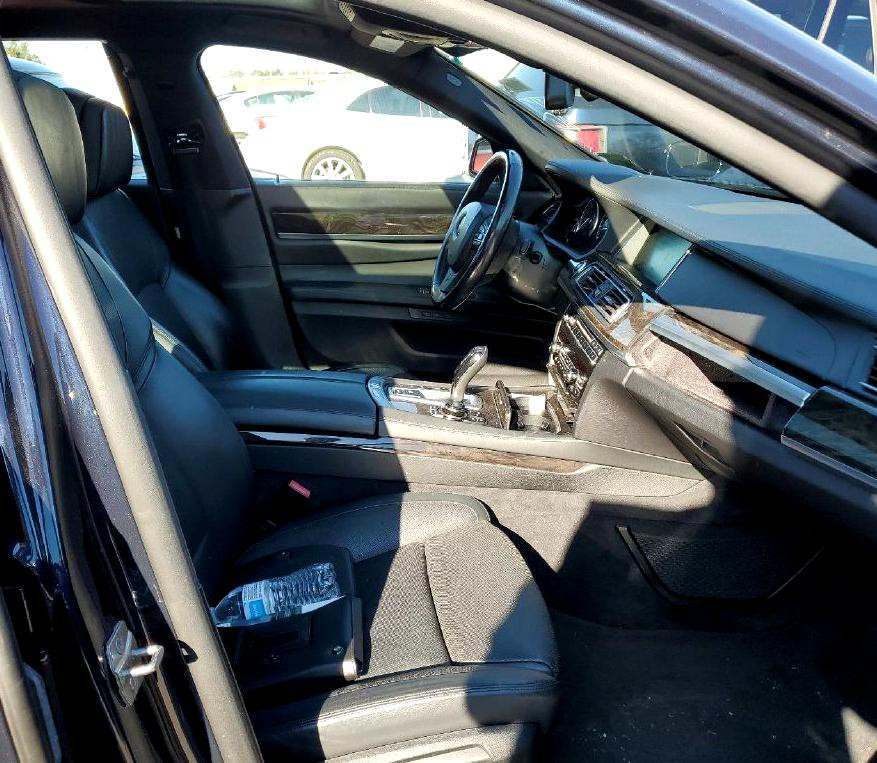 2013 BMW 7 Series Image 7