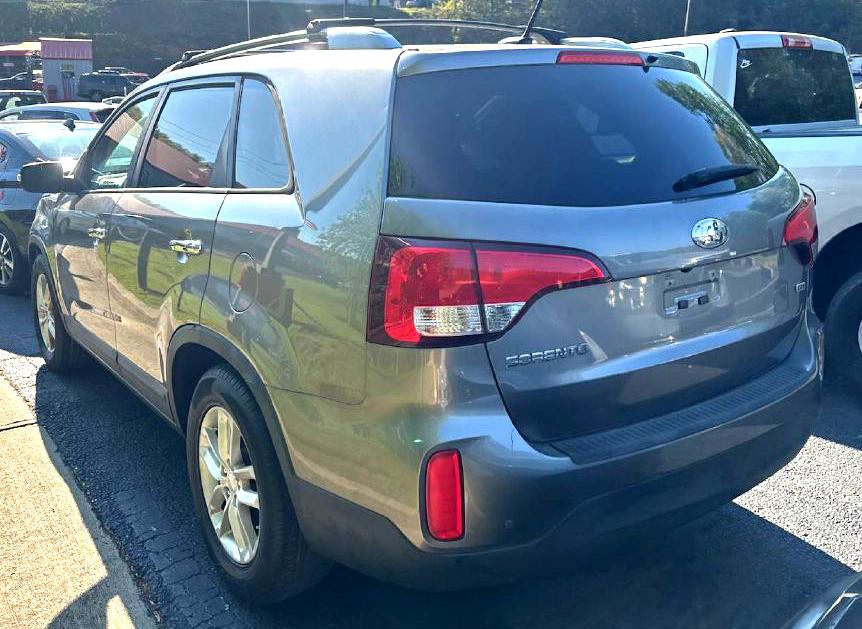 2014 Kia Sorento Image 2
