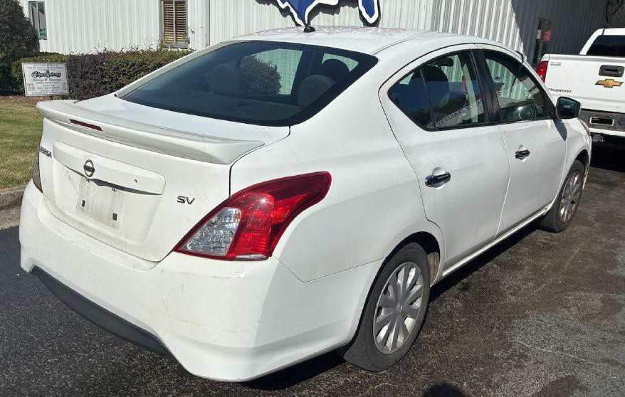 2018 Nissan Versa Image 3
