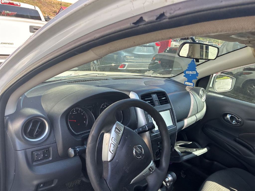 2018 Nissan Versa Image 5
