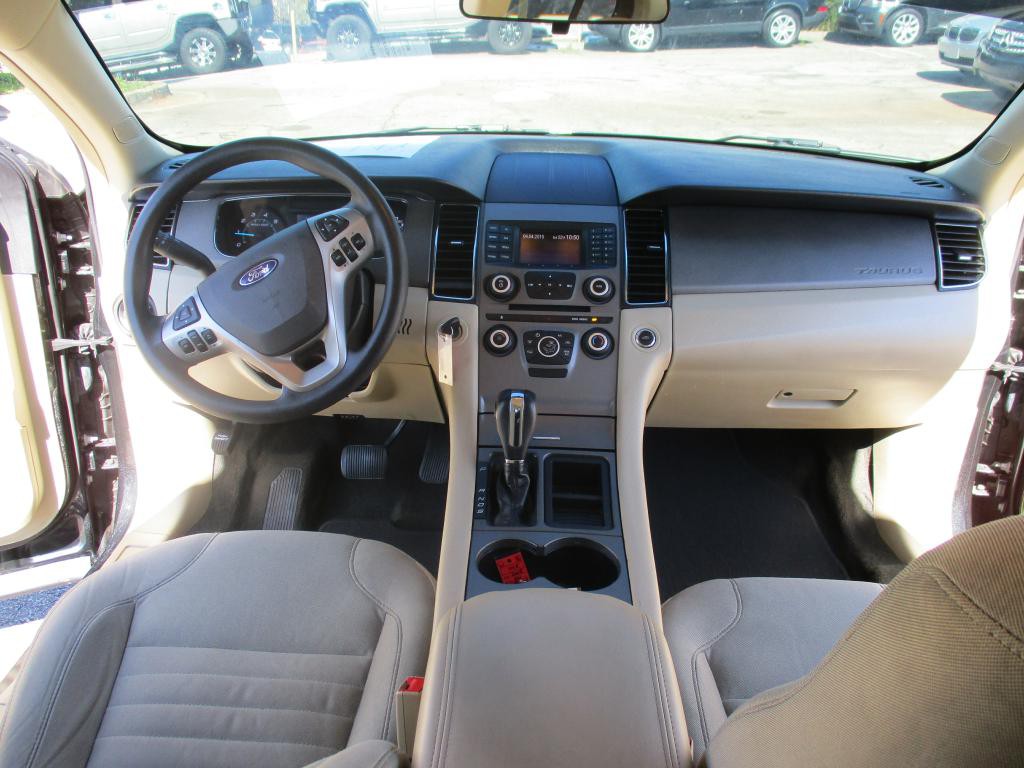 2014 Ford Taurus Image 11