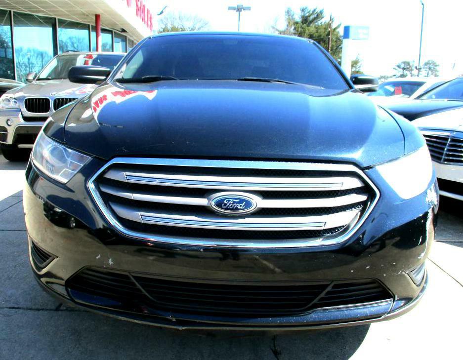 2014 Ford Taurus Image 2