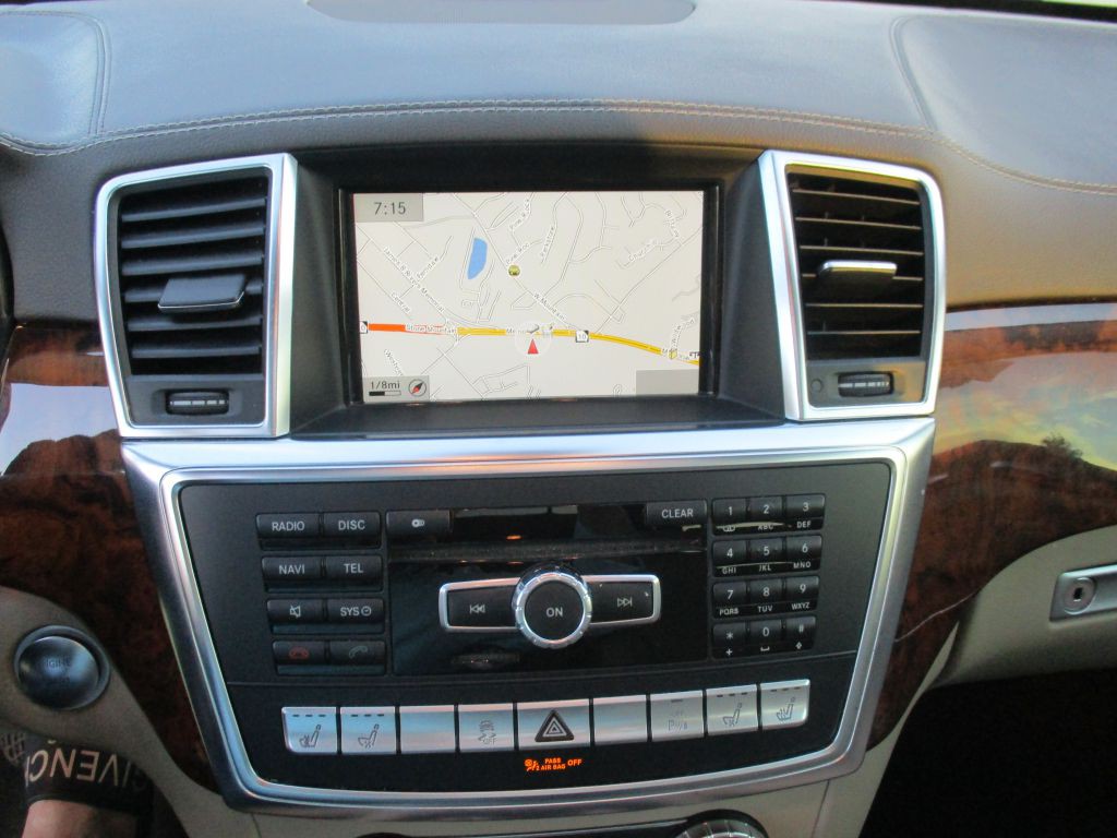 2013 Mercedes-Benz GL-Class Image 19