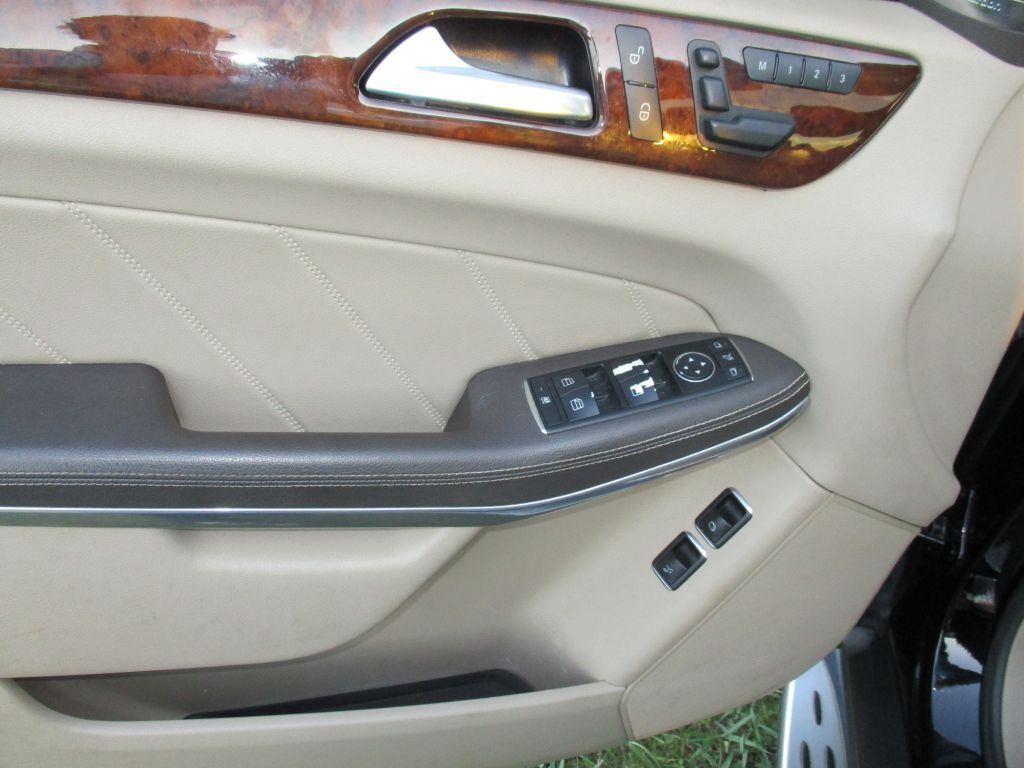 2013 Mercedes-Benz GL-Class Image 22