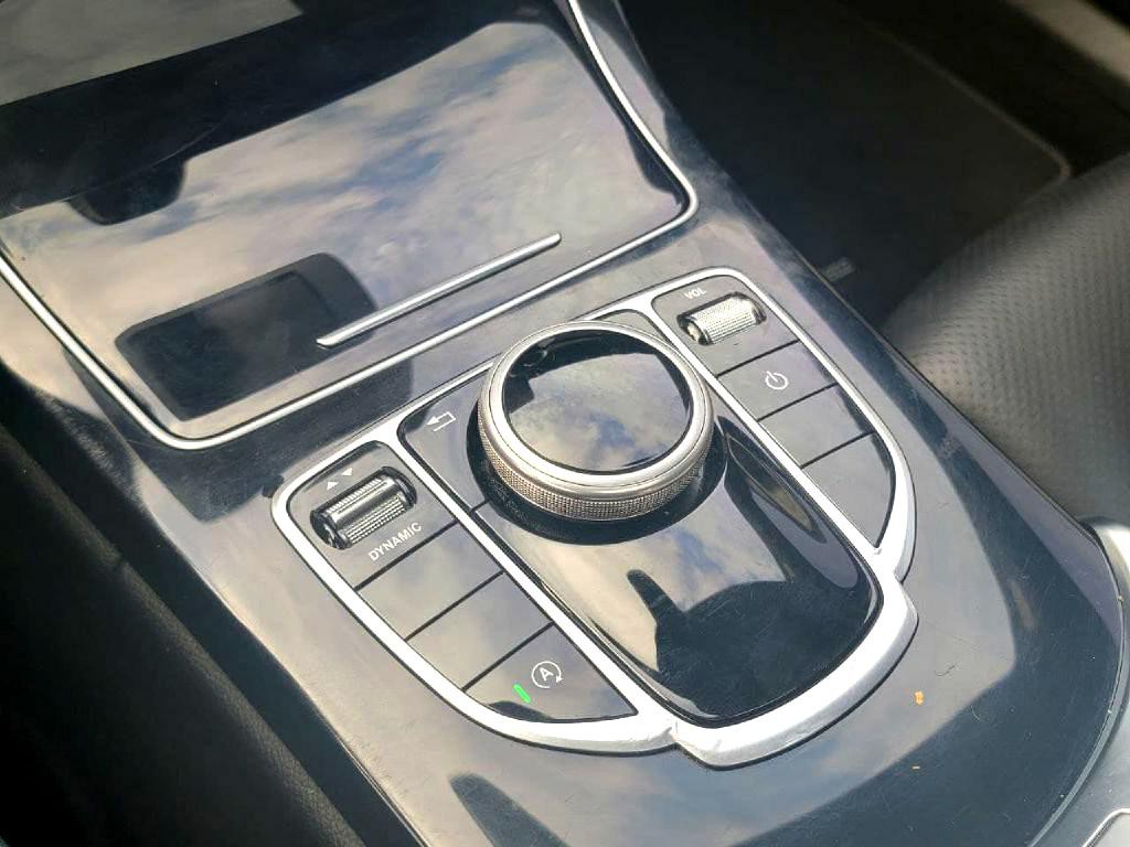 2018 Mercedes-Benz C-Class Image 19