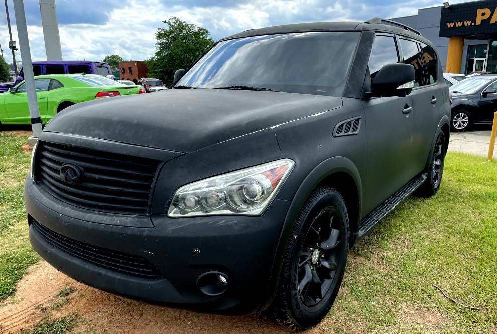 2011 INFINITI QX56 Image 1