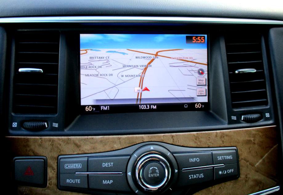 2011 INFINITI QX56 Image 9