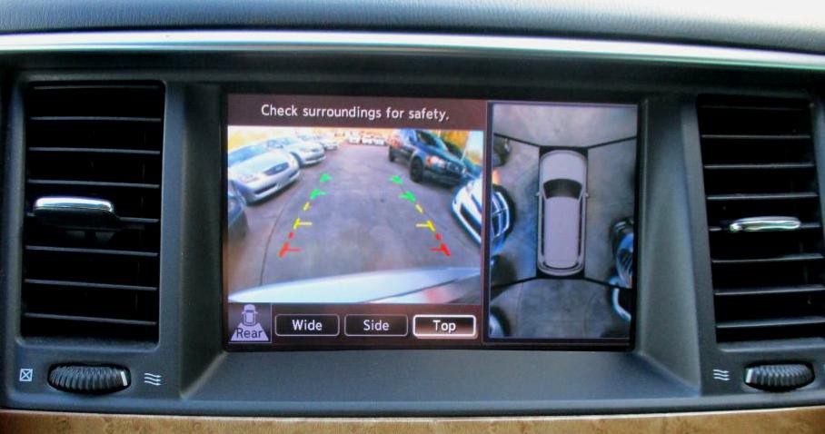 2011 INFINITI QX56 Image 10