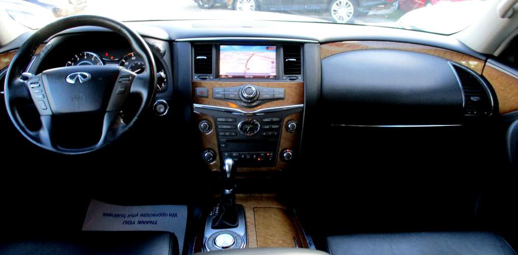 2011 INFINITI QX56 Image 12