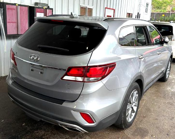 2018 Hyundai Santa Fe Image 13