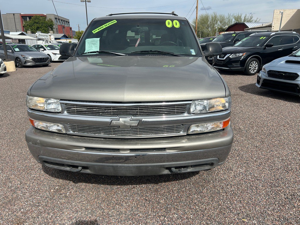 2000 Chevrolet Suburban Image 1