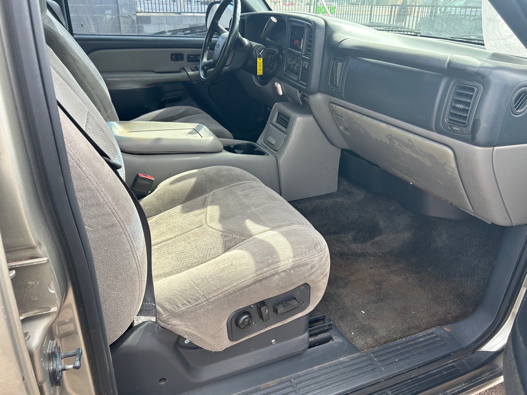 2000 Chevrolet Suburban Image 12