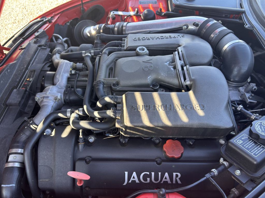 2000 Jaguar XK-Series Image 12