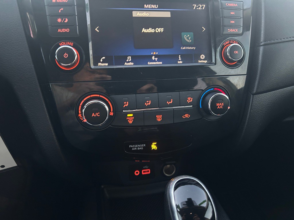 2020 Nissan Rogue Image 21