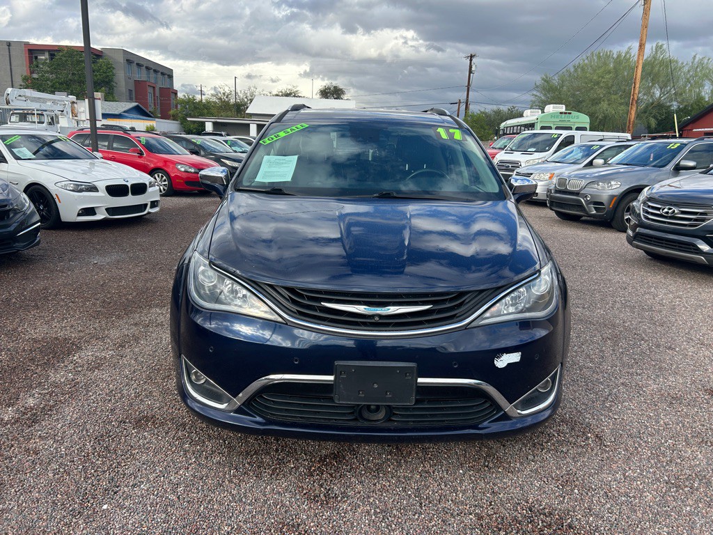 2017 Chrysler Pacifica Image 1