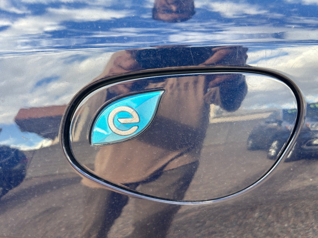 2017 Chrysler Pacifica Image 11