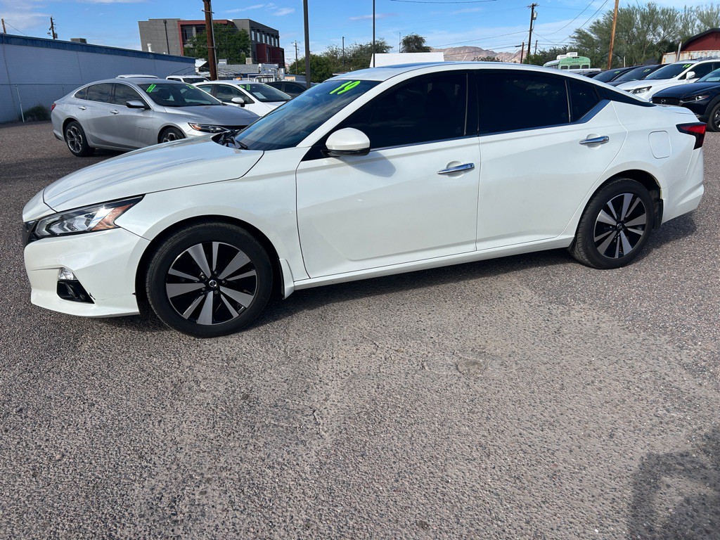 2019 Nissan Altima Image 9