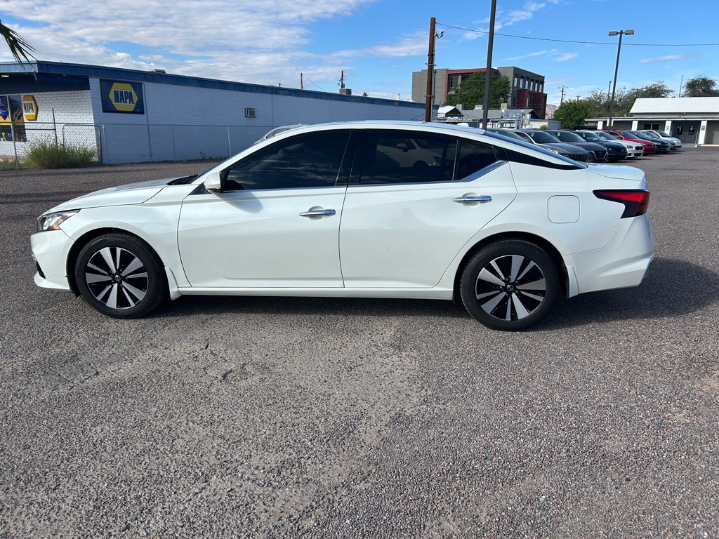 2019 Nissan Altima Image 10