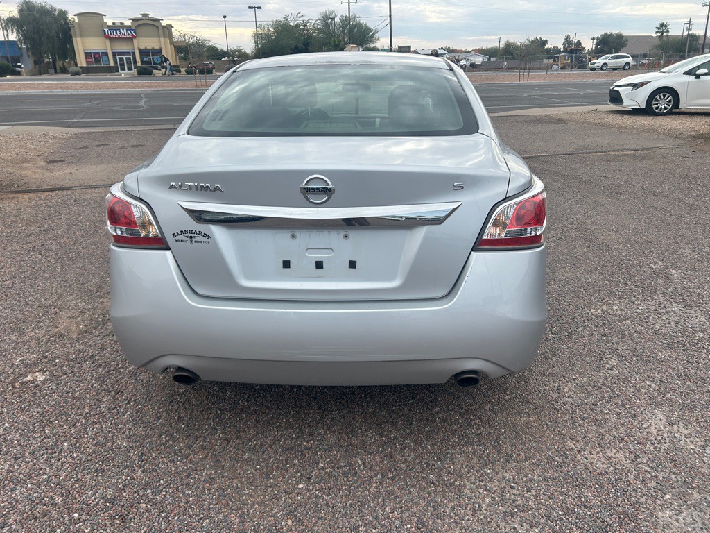 2015 Nissan Altima Image 8