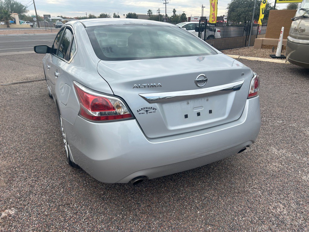 2015 Nissan Altima Image 9