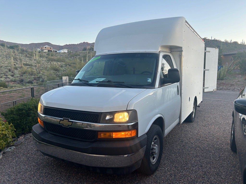 2019 Chevrolet Express Image 3