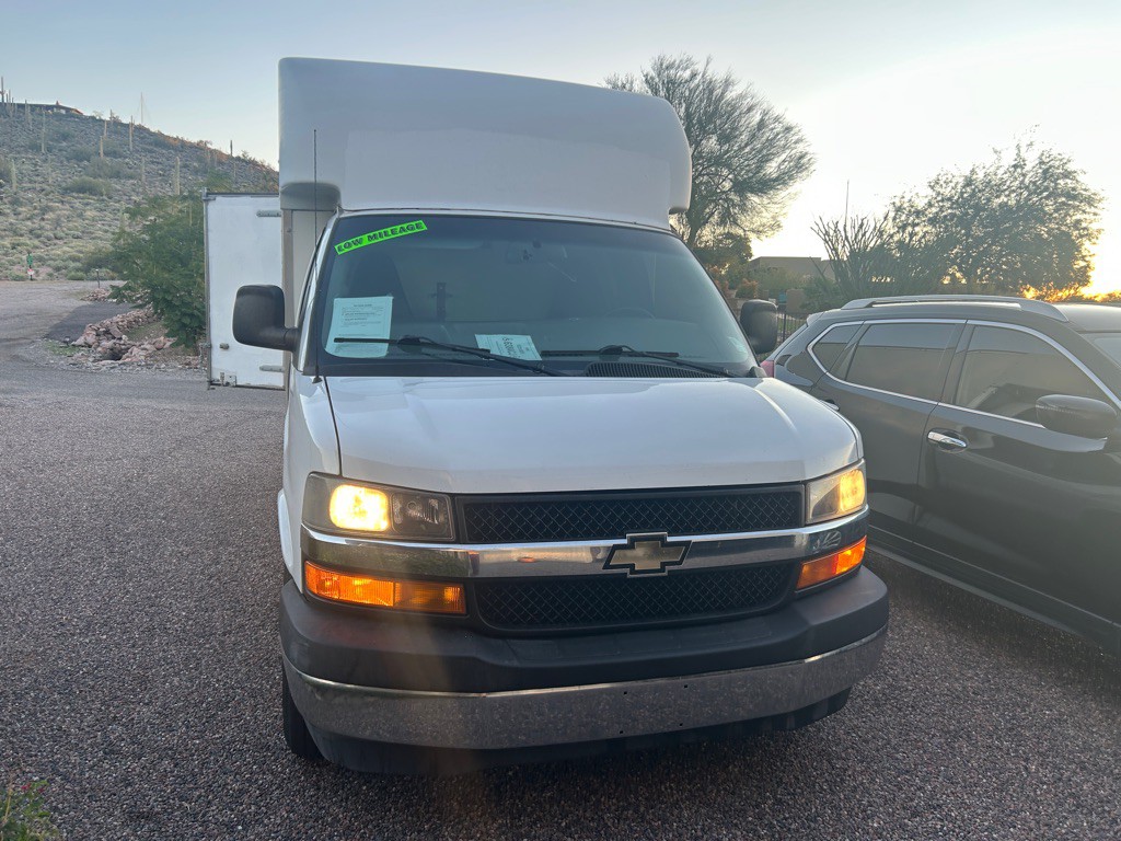 2019 Chevrolet Express Image 4