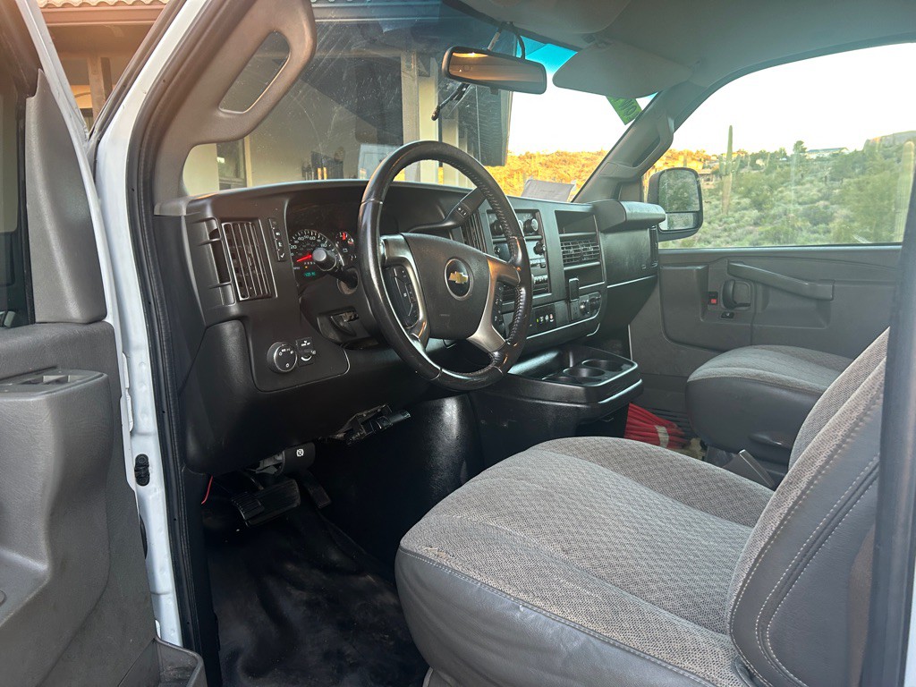 2019 Chevrolet Express Image 18