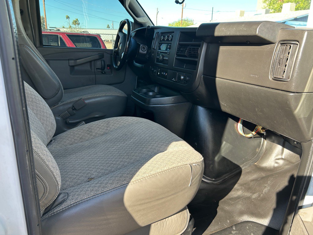 2019 Chevrolet Express Image 24