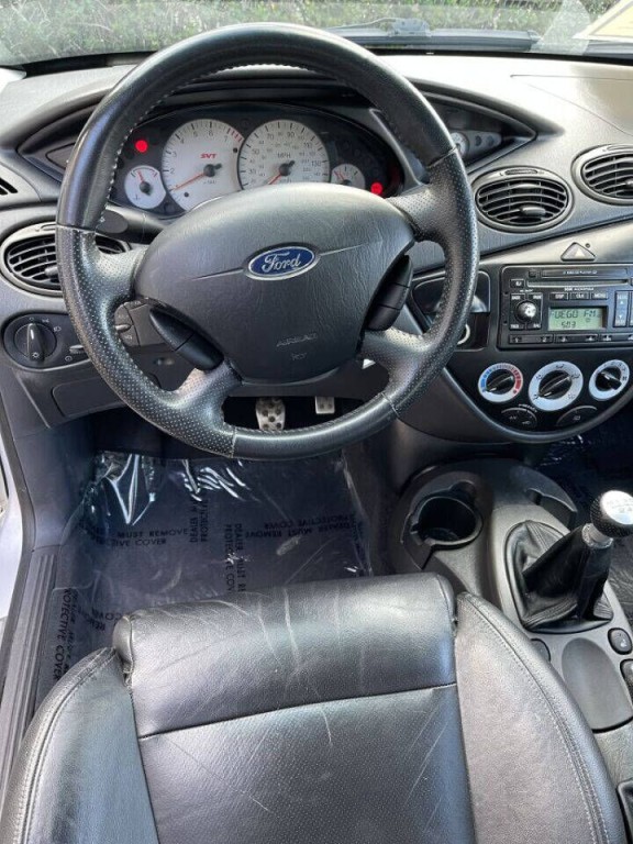 2004 Ford Focus Image 9