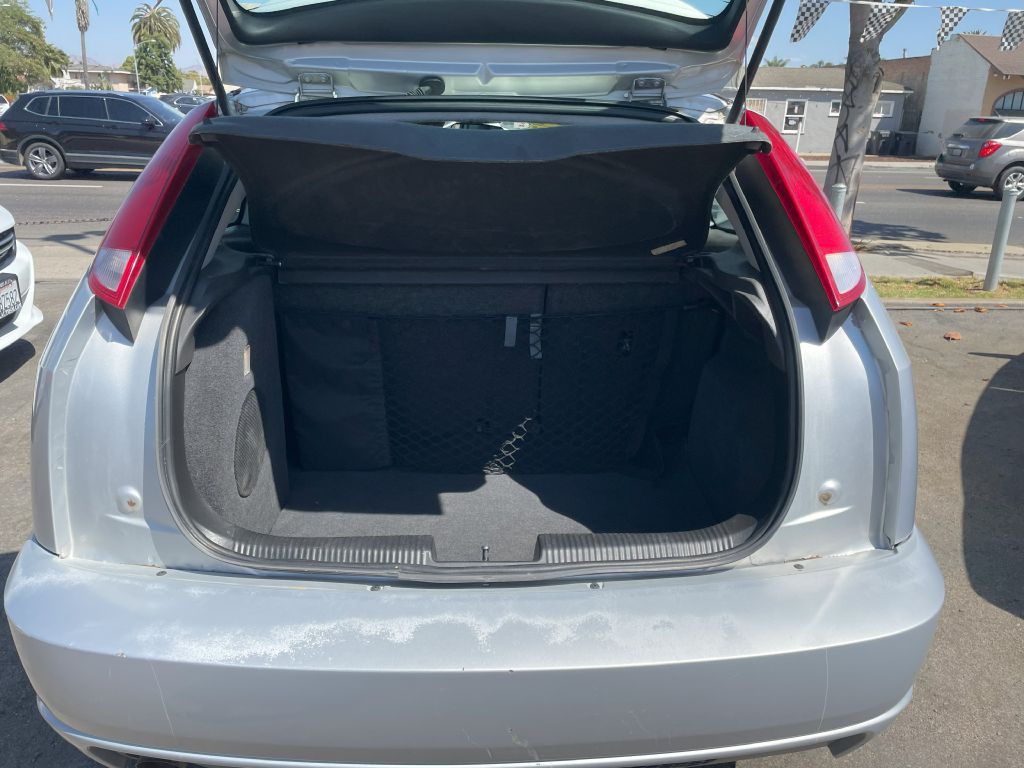 2004 Ford Focus Image 19