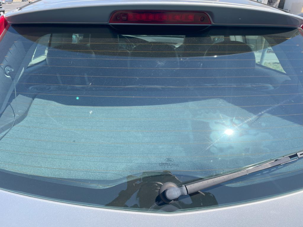 2004 Ford Focus Image 21