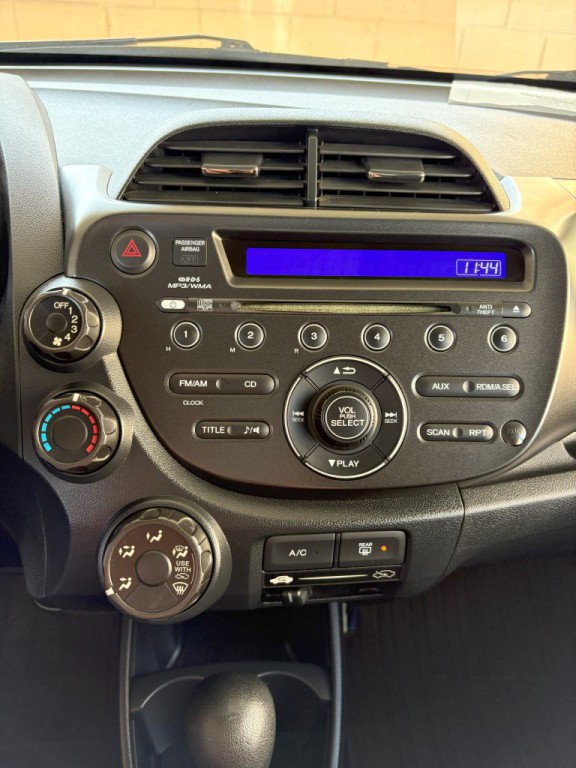 2013 Honda Fit Image 17