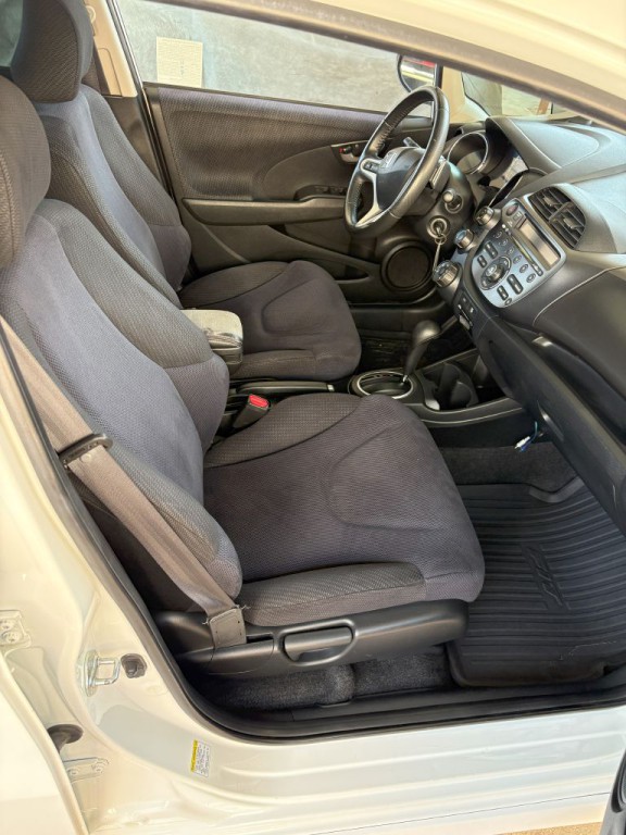 2013 Honda Fit Image 19