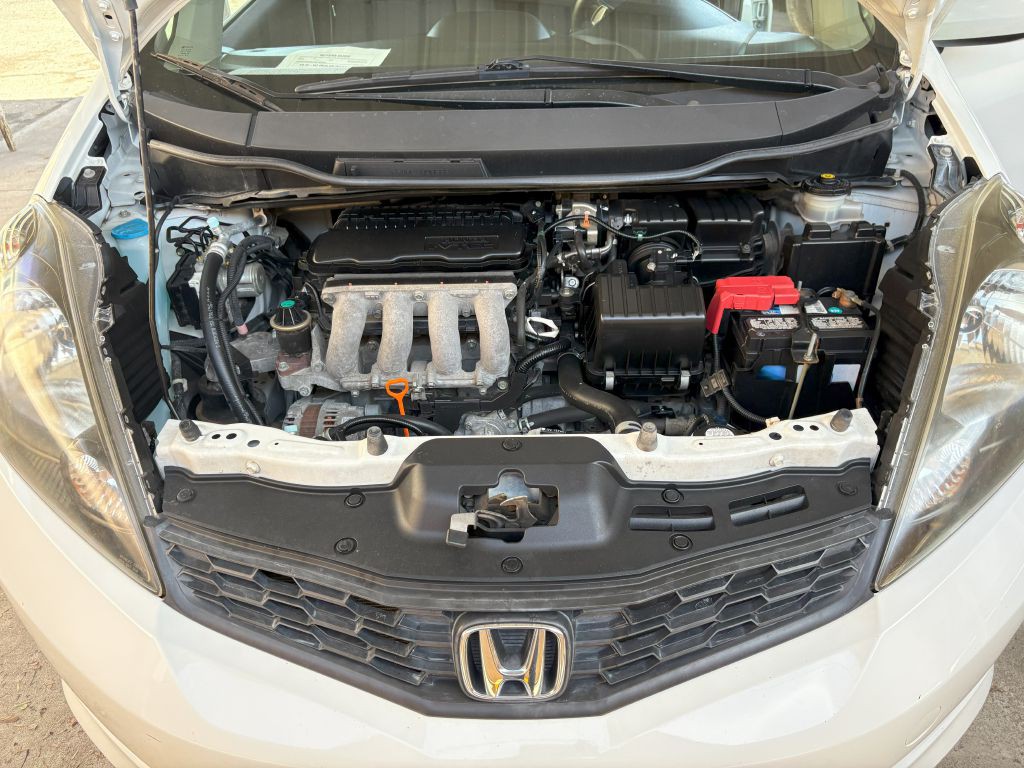 2013 Honda Fit Image 31