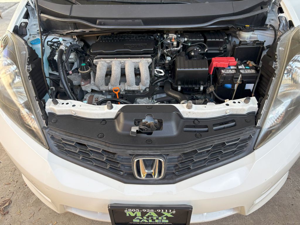 2013 Honda Fit Image 32