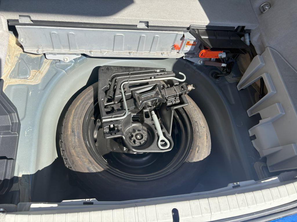 2010 Toyota Prius Image 12