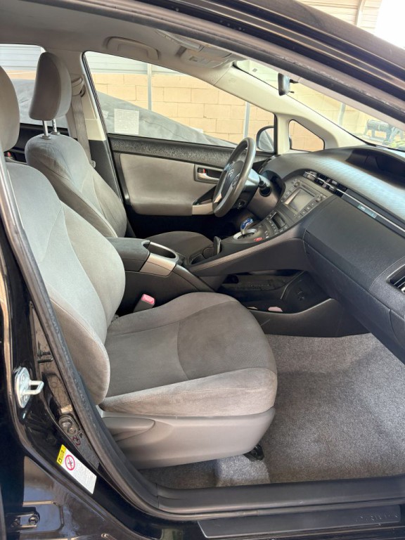 2013 Toyota Prius Image 14