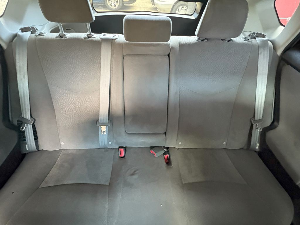 2013 Toyota Prius Image 17