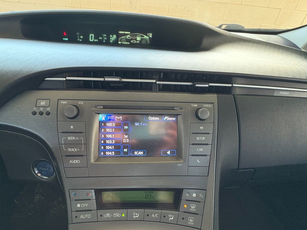 2013 Toyota Prius Image 20