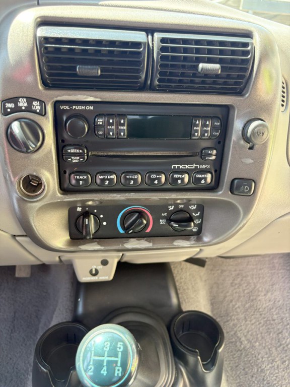 2002 Mazda B-Series Image 14