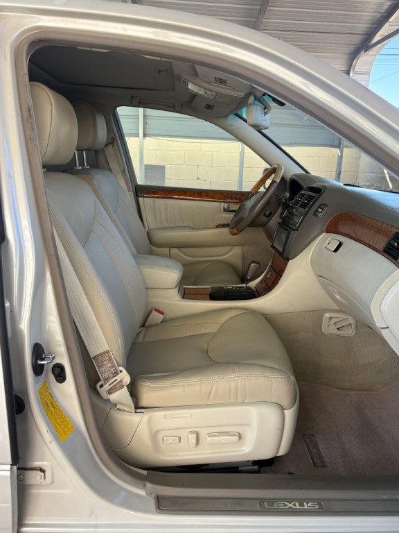 2003 Lexus LS 430 Image 10