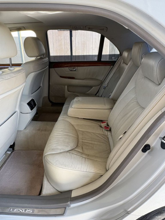 2003 Lexus LS 430 Image 13