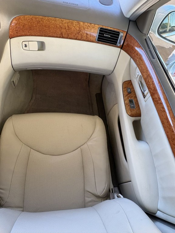 2003 Lexus LS 430 Image 15