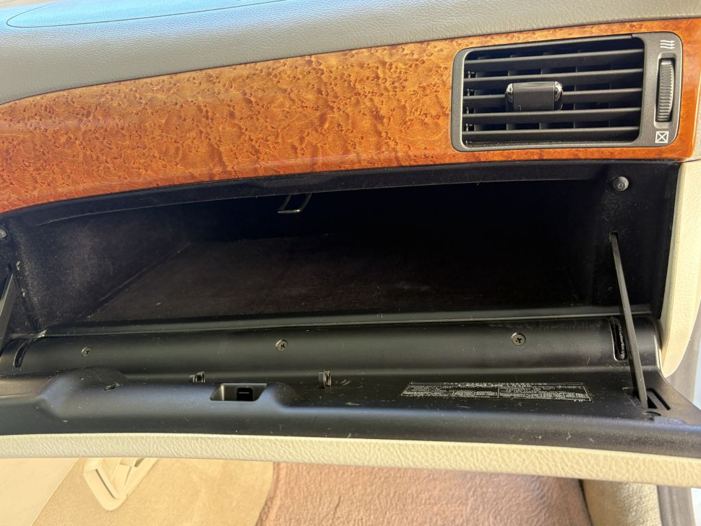 2003 Lexus LS 430 Image 18