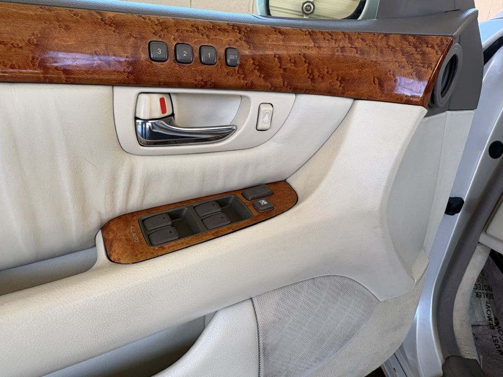 2003 Lexus LS 430 Image 19