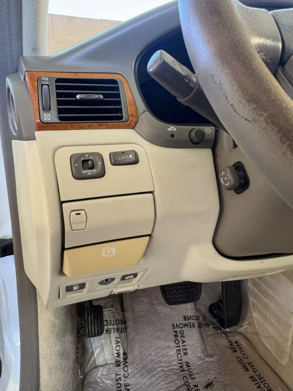 2003 Lexus LS 430 Image 20