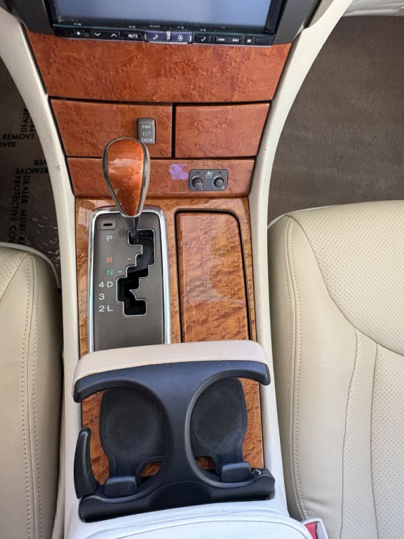 2003 Lexus LS 430 Image 21