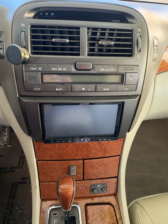 2003 Lexus LS 430 Image 22